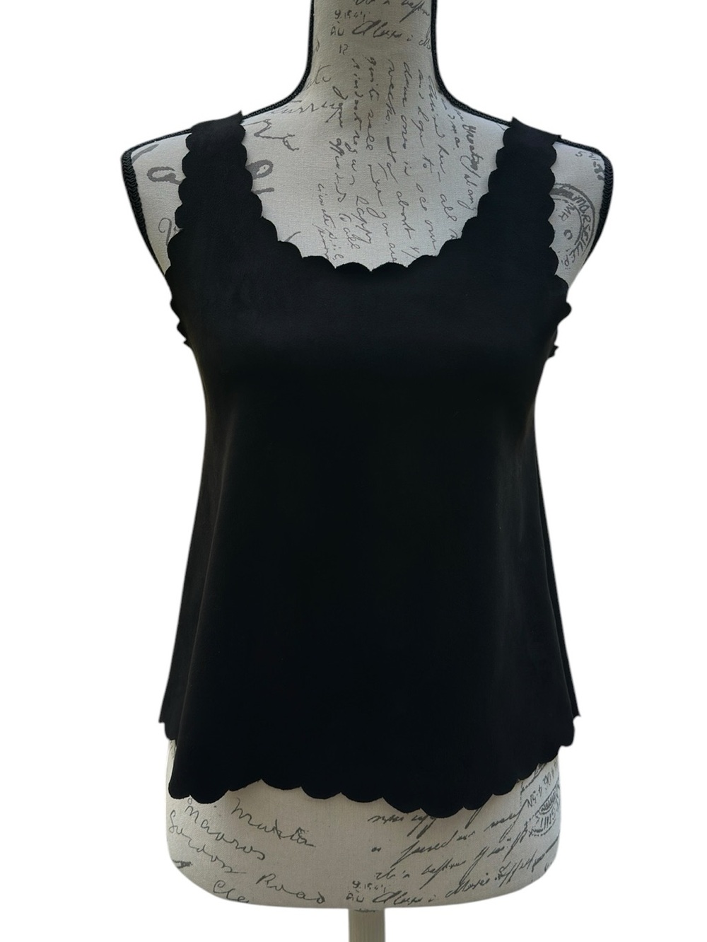 Abbeline laser-cut knit scalloped-edge black tank top size small